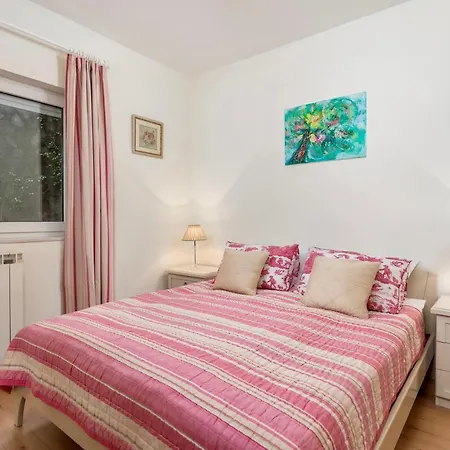 Mare Apartment *
